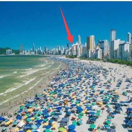 APARTAMENTO VISTA MAR - Pé na areia Balneário Camboriú Esterno foto